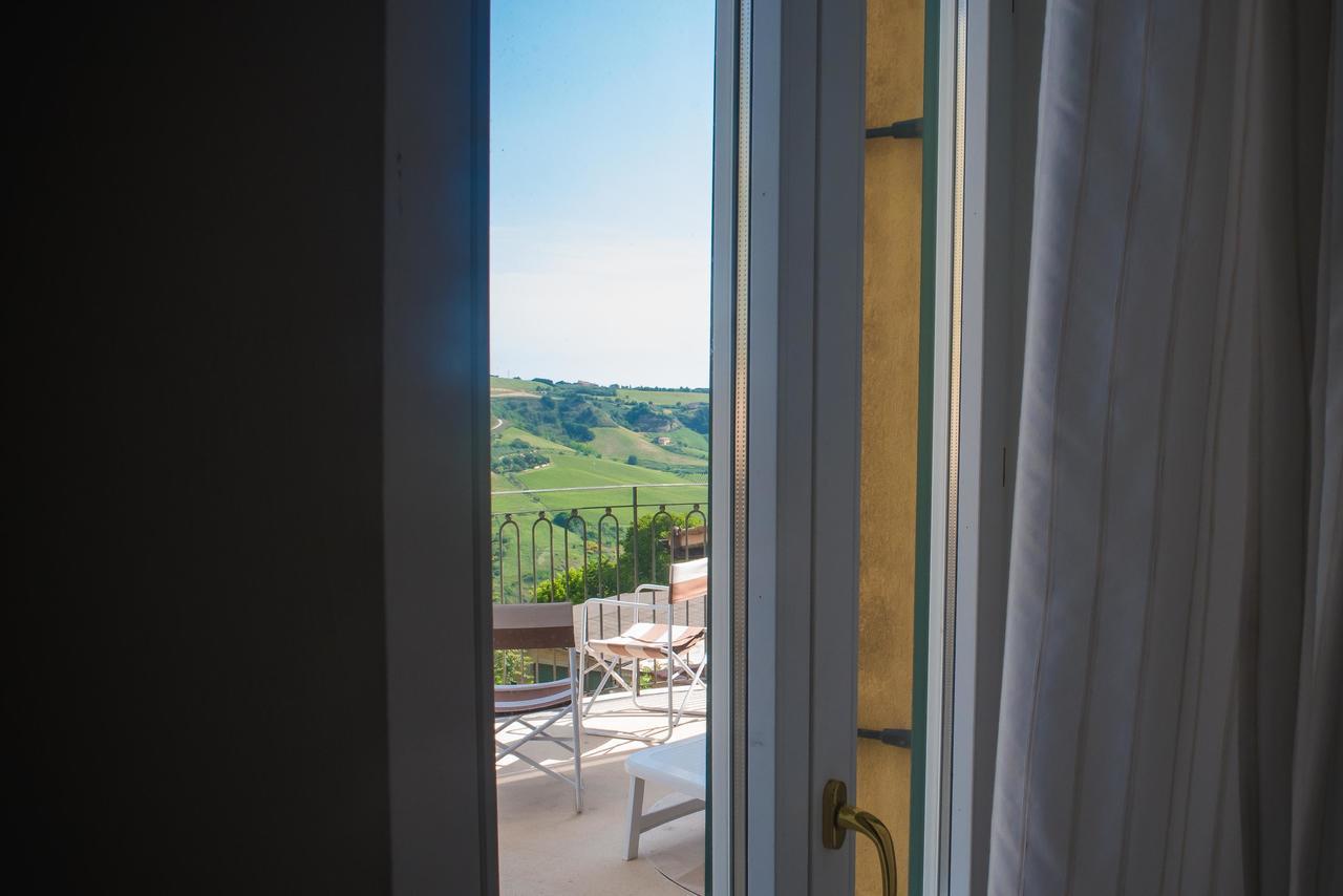 B&B Palazzo Mestichelli Boutique Palace Monteprandone Exterior photo